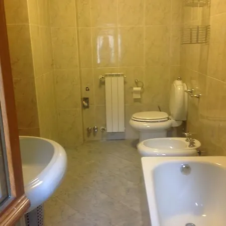 Casa vacanze Castel Di Gufi Comano (Tuscany)
