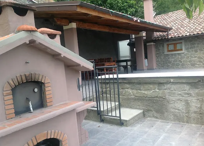 Castel Di Gufi Comano (Tuscany)